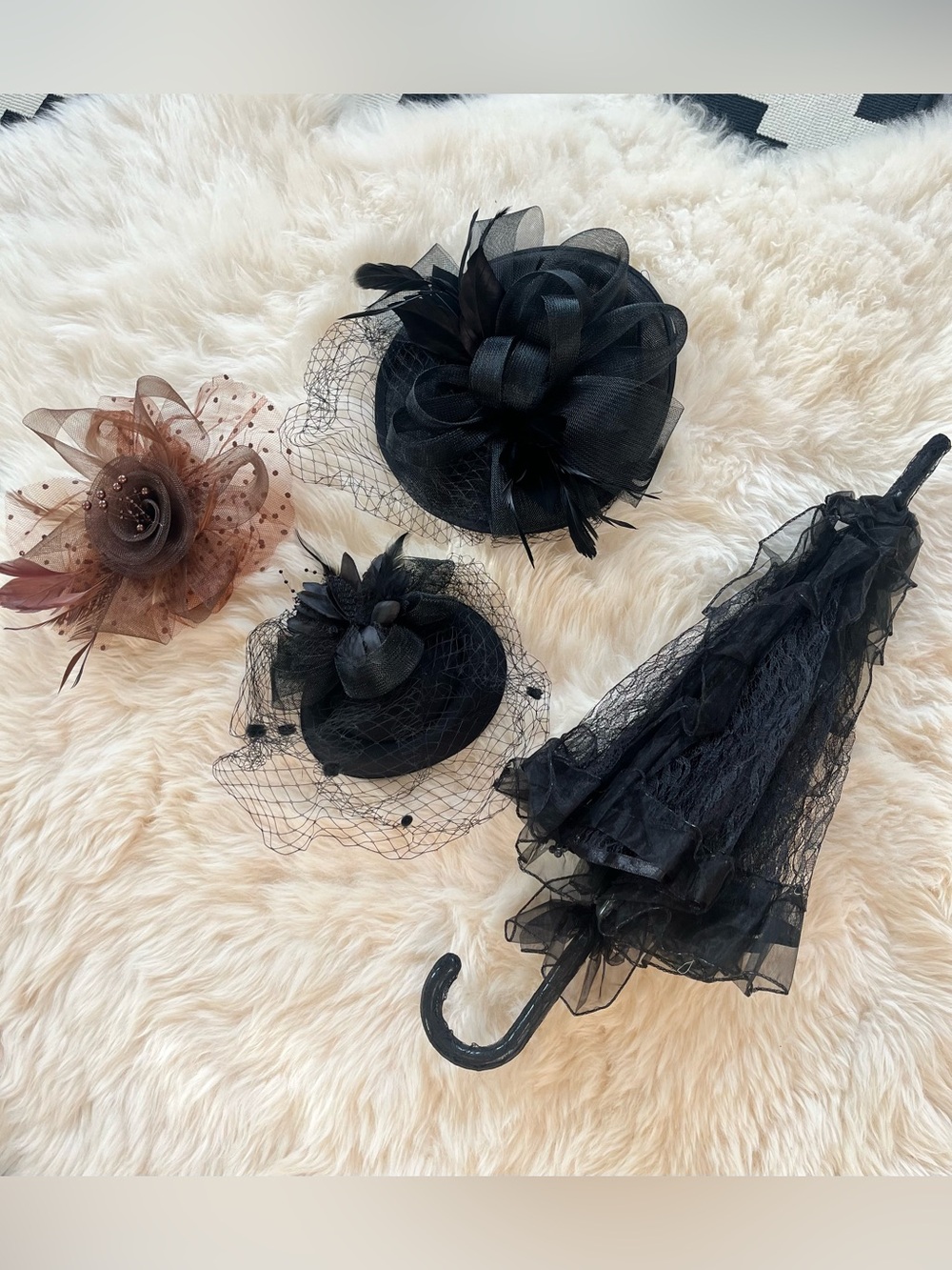 FASCINATORS & LACE PARASOL ❤️